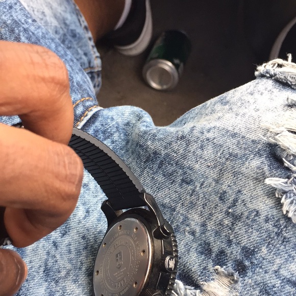 Swiss Navy watch - Picture 3 of 3